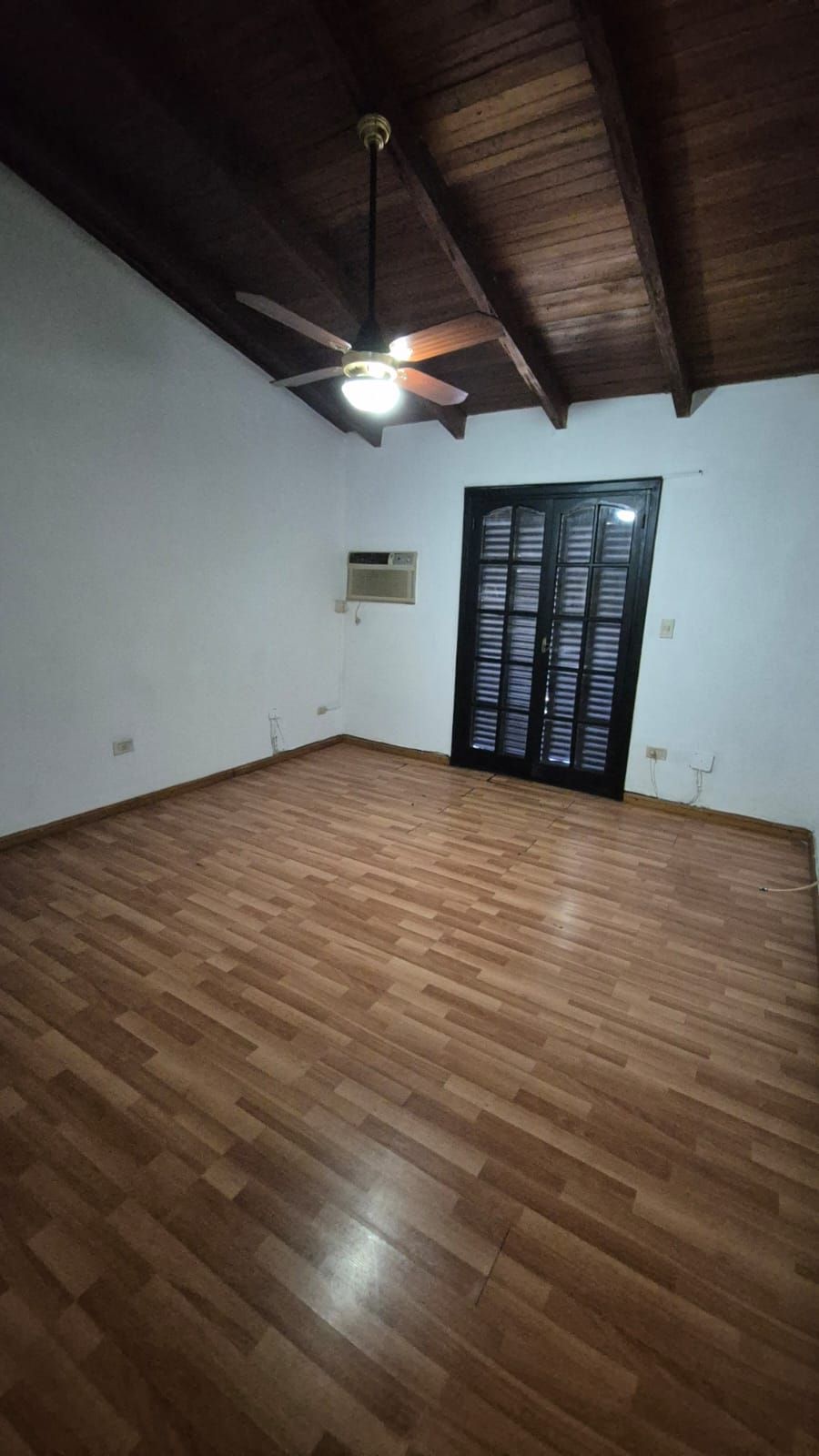 Imagen de la propiedad CASA CENTRICA DOS PLANTAS EN VENTA 